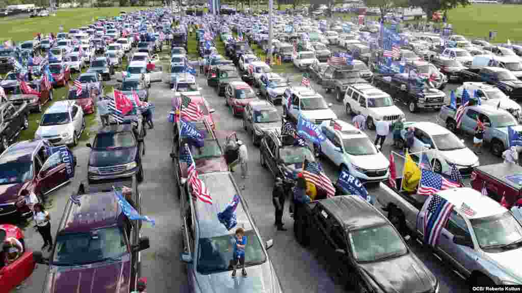 Caravana de apoyo a la reelección del Presidente Donald Trump en Miami.