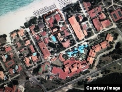 En cuadro rojo la residencia de Raúl Castro en Varadero, Cuba.